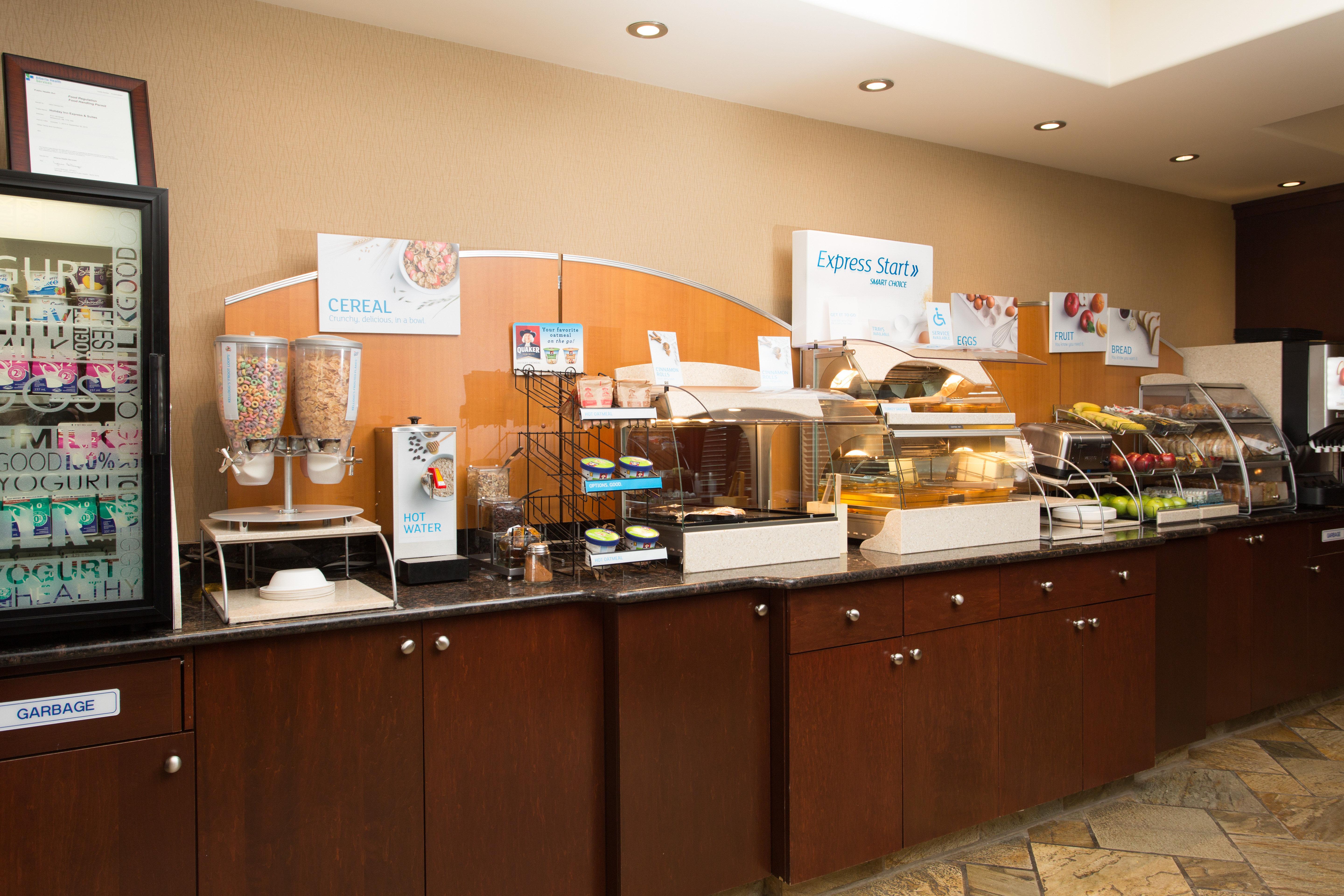 Holiday Inn Express & Suites Whitecourt By Ihg Bagian luar foto