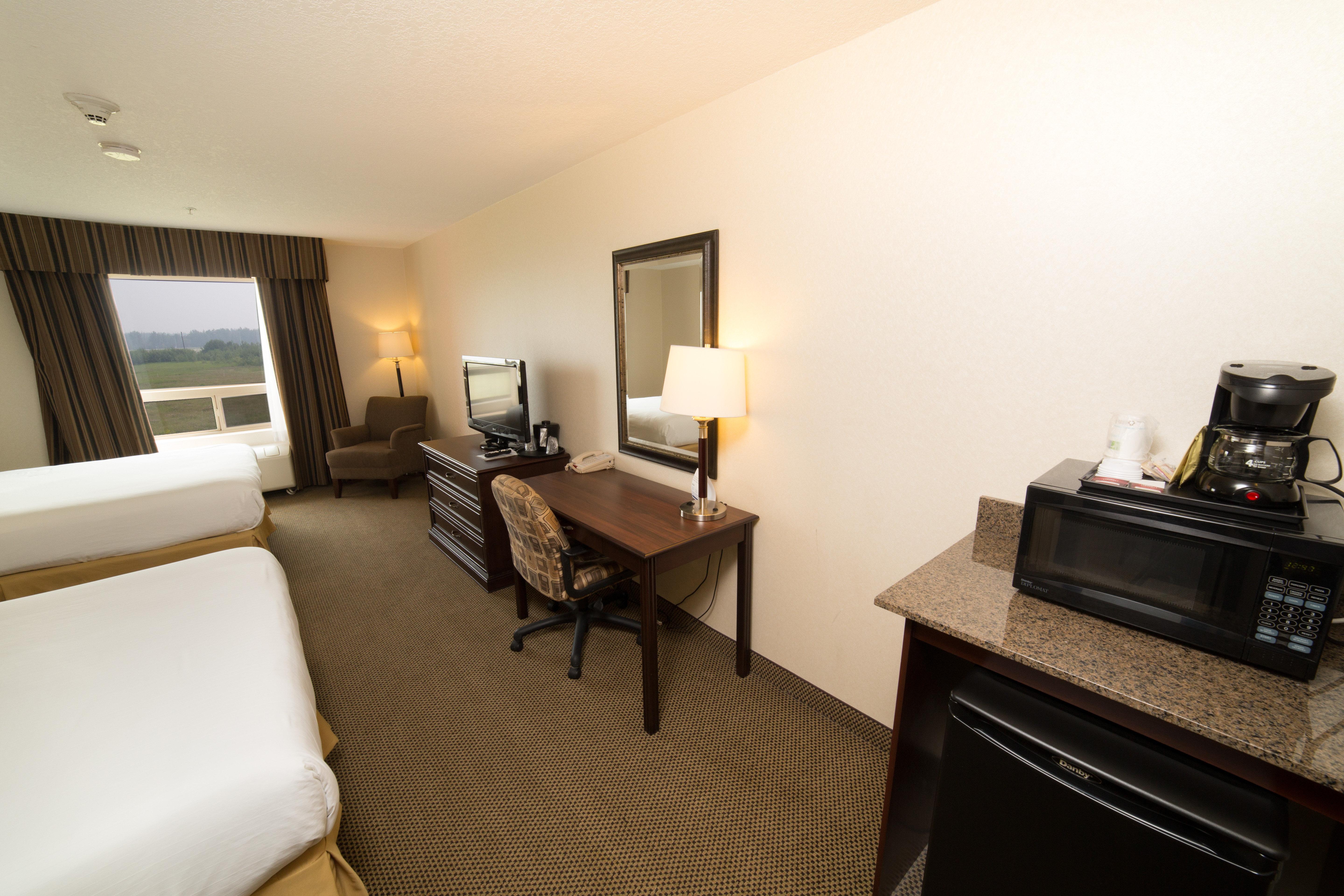 Holiday Inn Express & Suites Whitecourt By Ihg Bagian luar foto