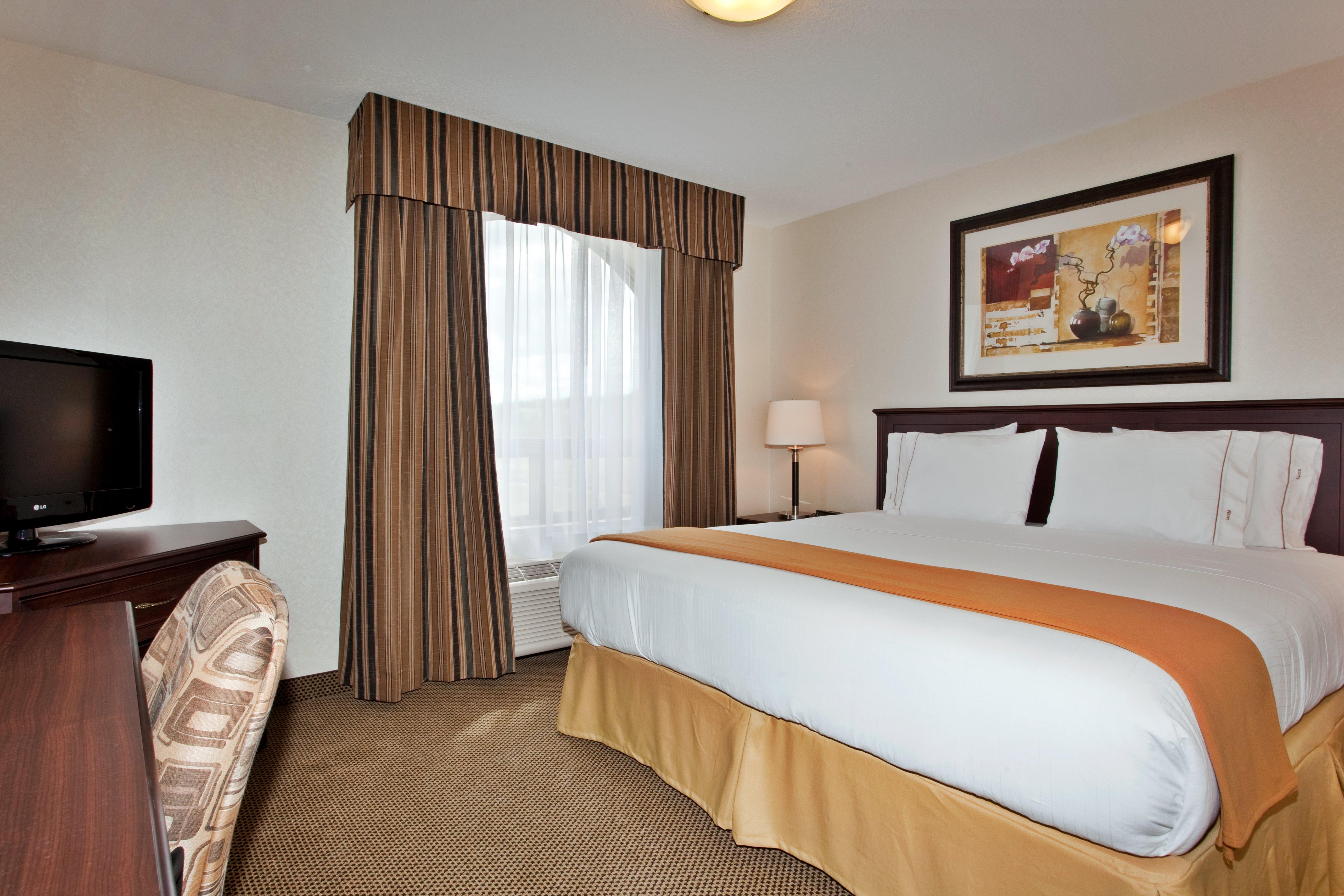 Holiday Inn Express & Suites Whitecourt By Ihg Bagian luar foto