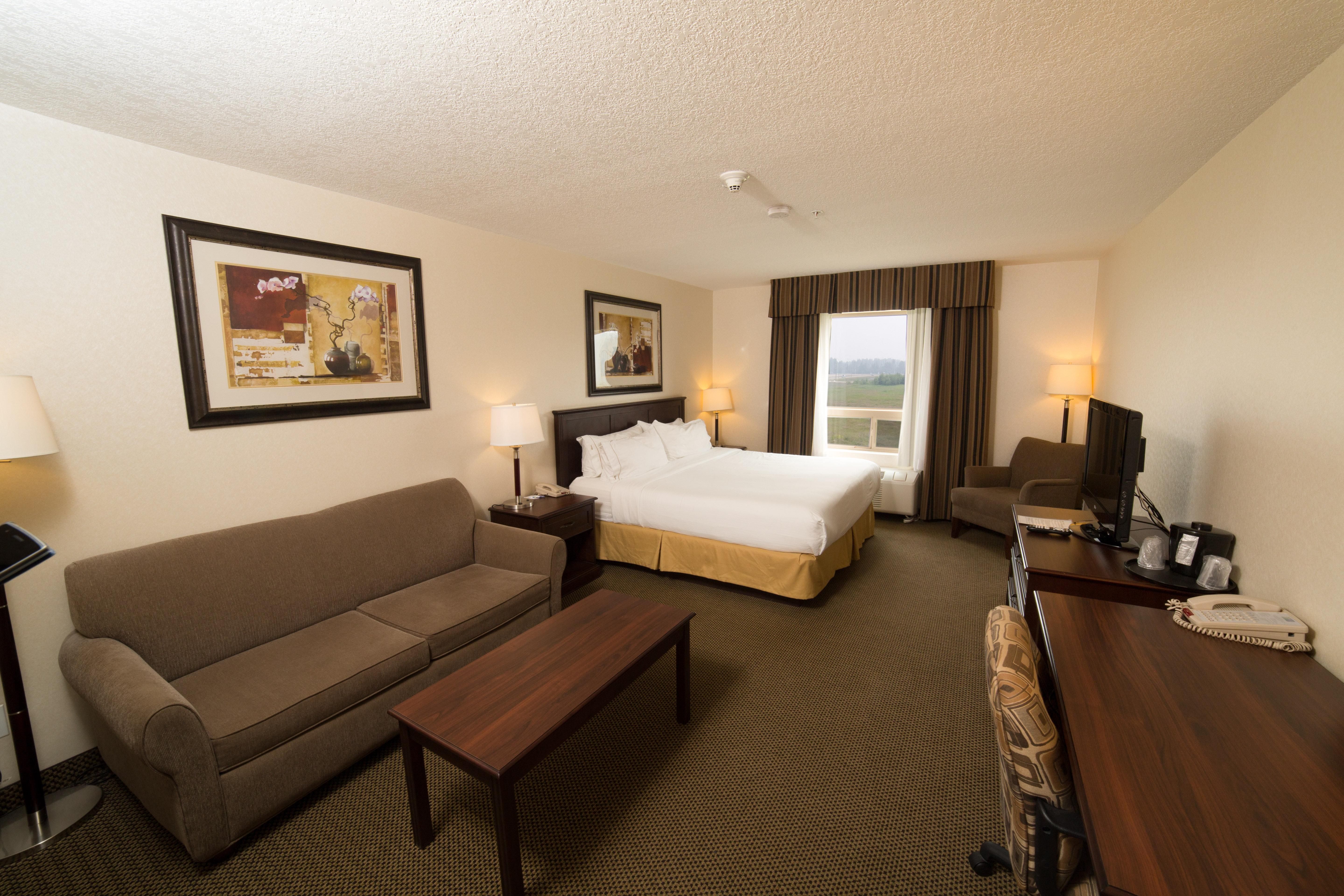 Holiday Inn Express & Suites Whitecourt By Ihg Bagian luar foto