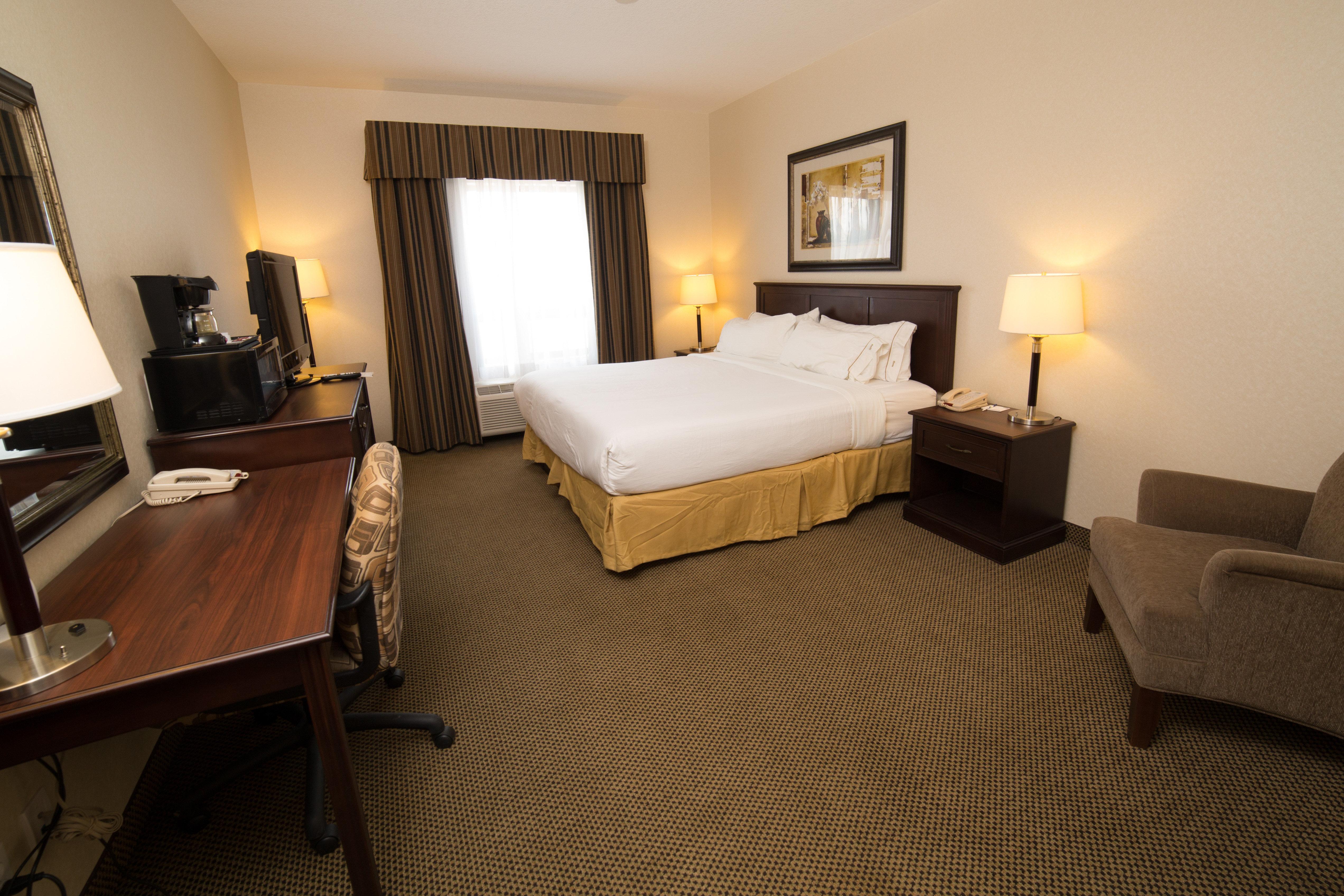 Holiday Inn Express & Suites Whitecourt By Ihg Bagian luar foto