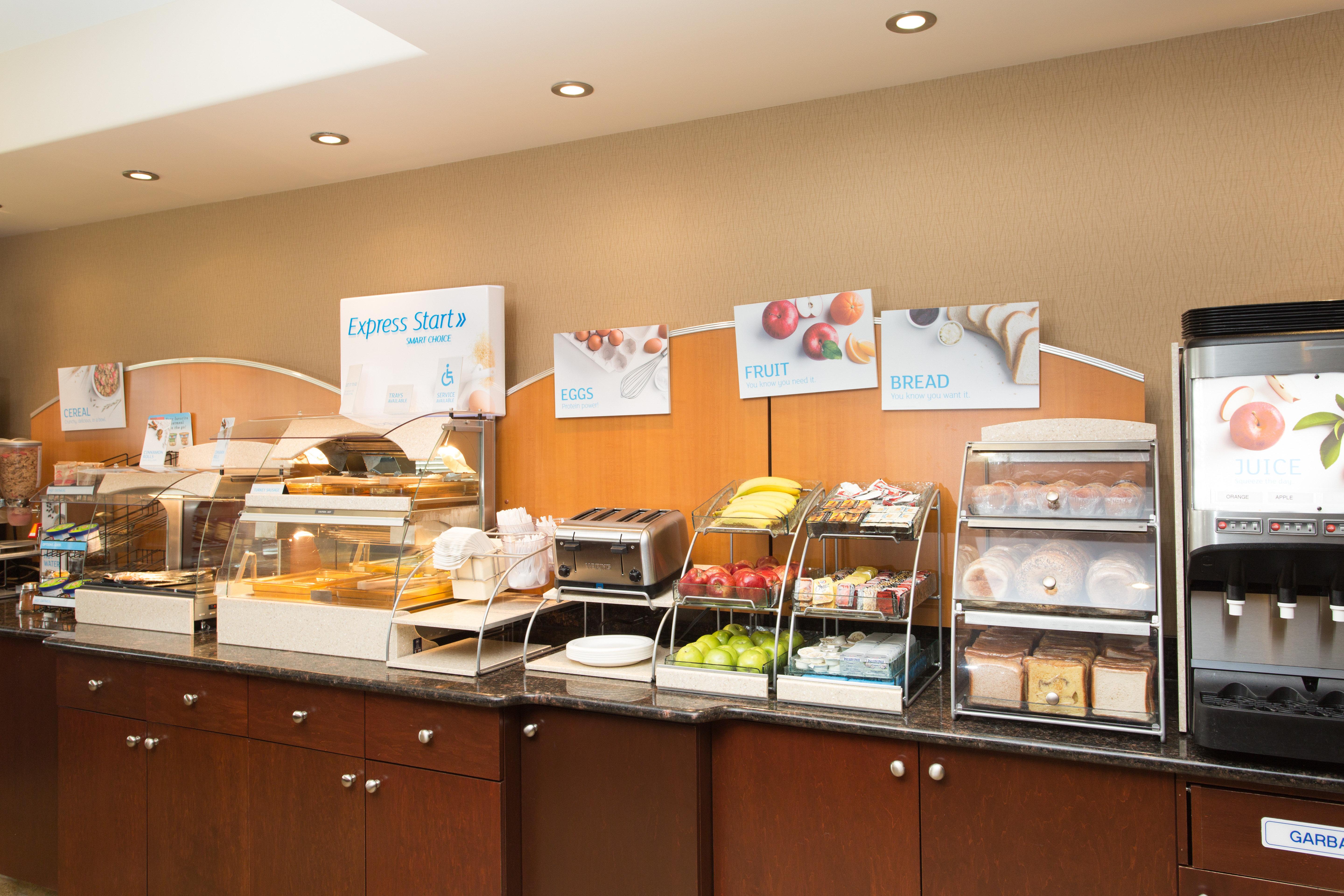 Holiday Inn Express & Suites Whitecourt By Ihg Bagian luar foto