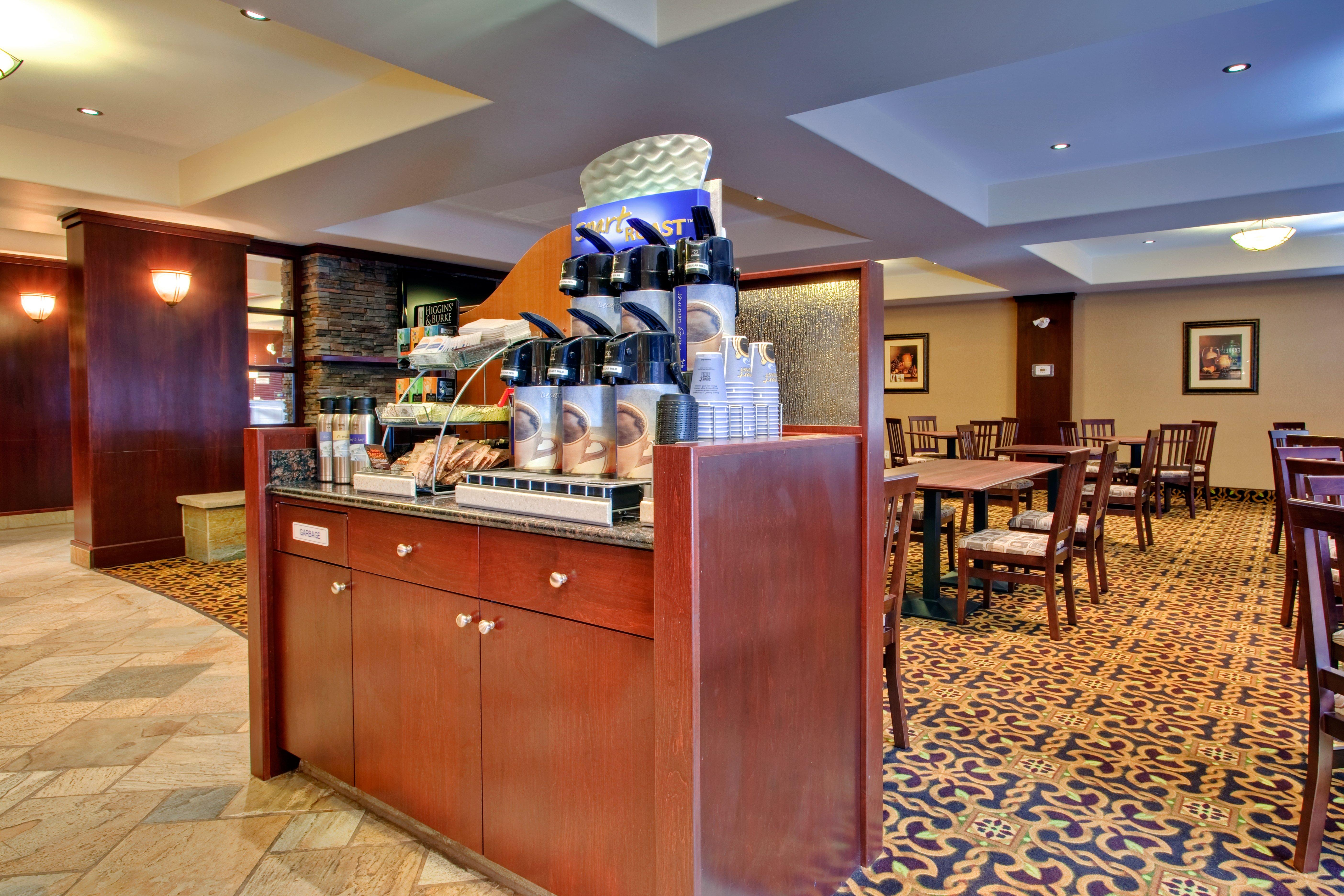 Holiday Inn Express & Suites Whitecourt By Ihg Bagian luar foto