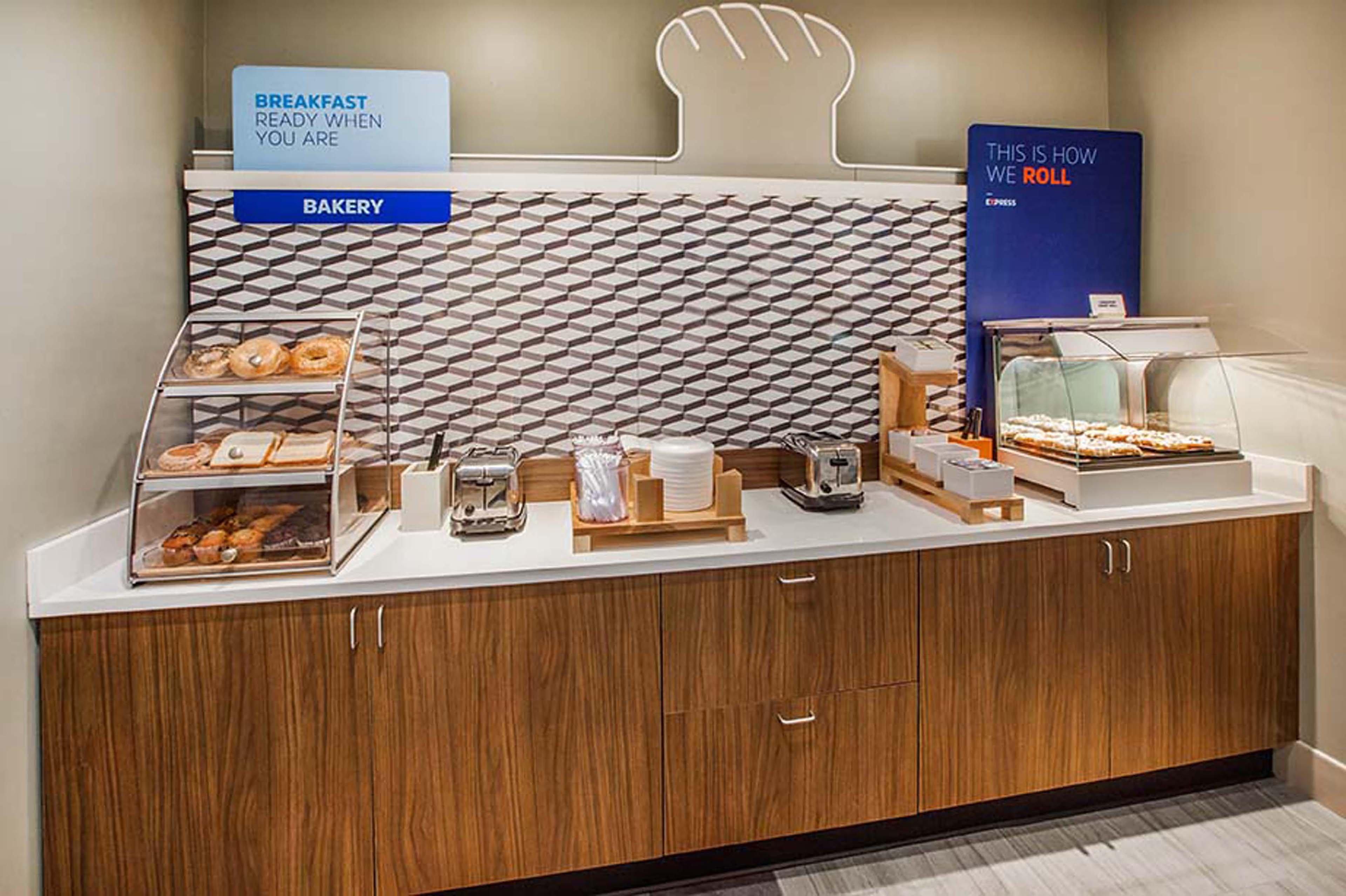 Holiday Inn Express & Suites Whitecourt By Ihg Bagian luar foto