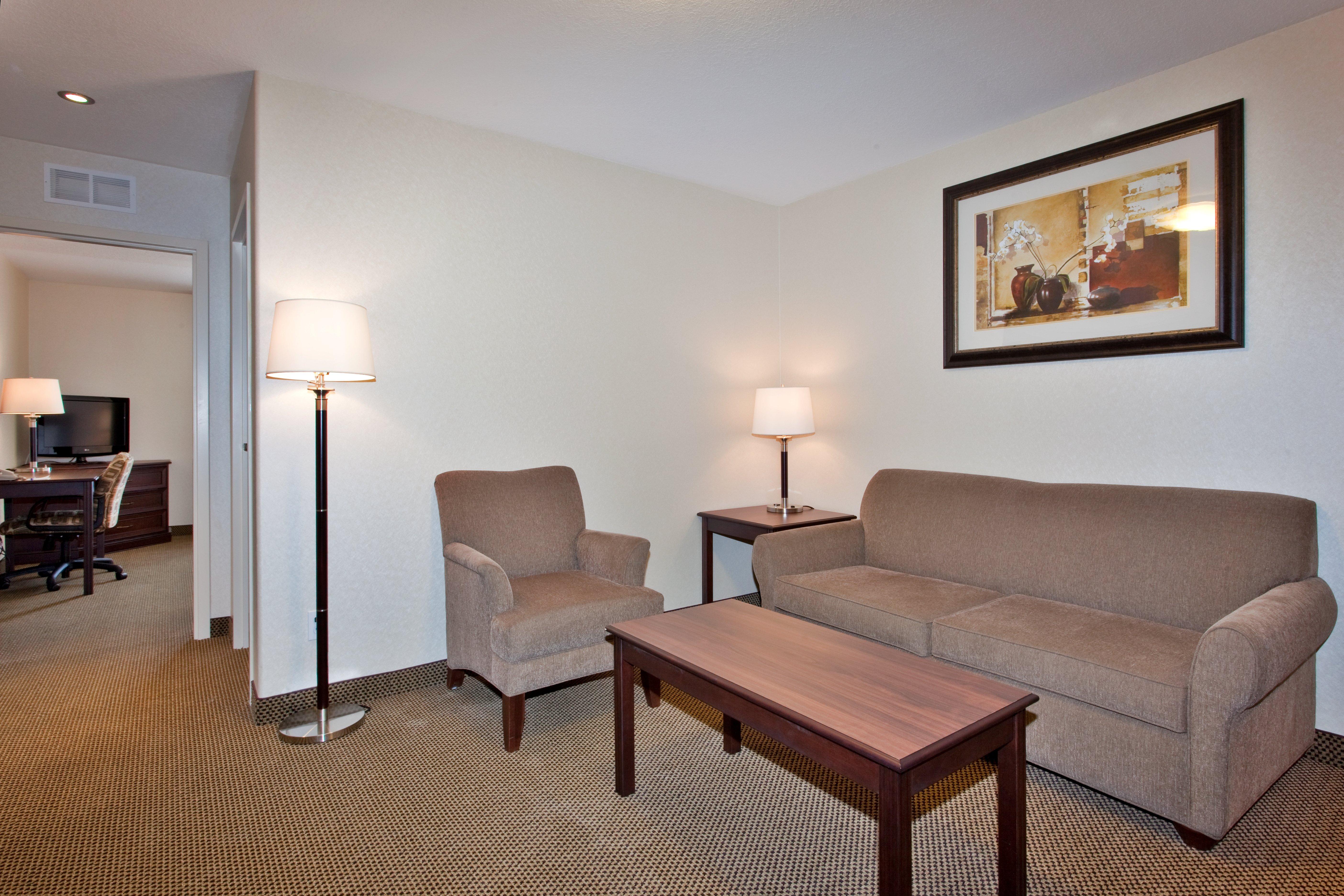Holiday Inn Express & Suites Whitecourt By Ihg Ruang foto