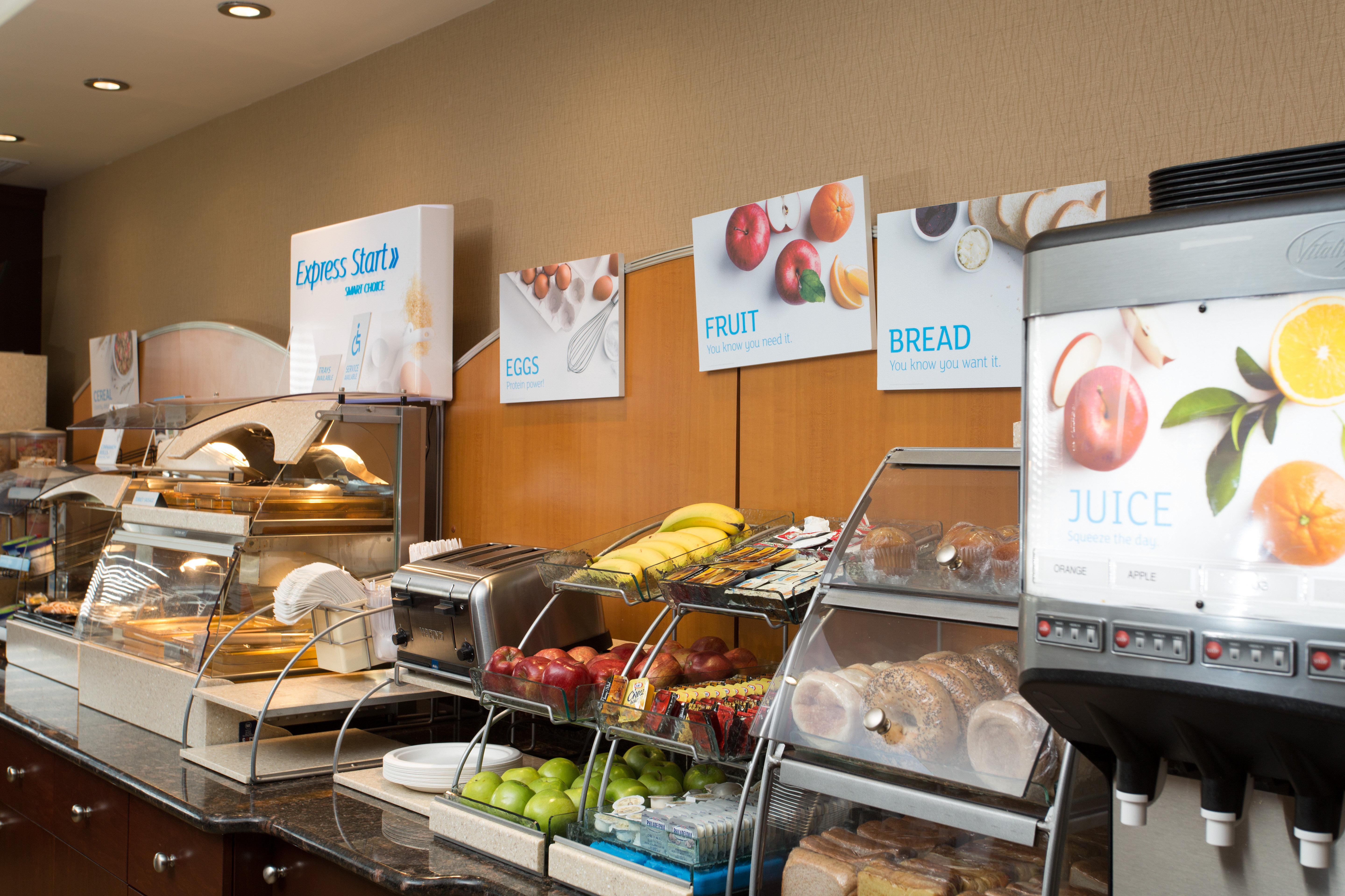 Holiday Inn Express & Suites Whitecourt By Ihg Bagian luar foto